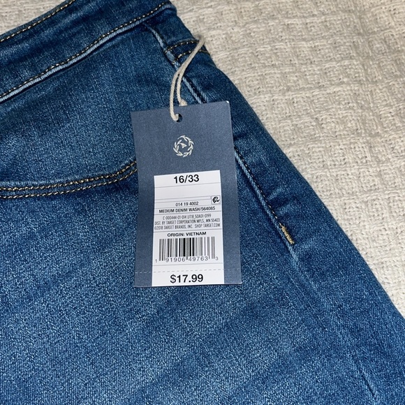 NWT Universal Thread Shorts - Picture 3 of 7